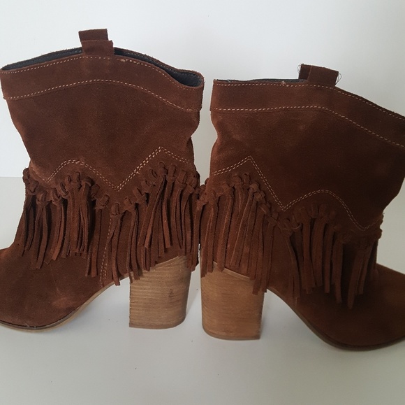 🍀SALE🍀Aldo Brown Fringe Booties - Picture 5 of 8